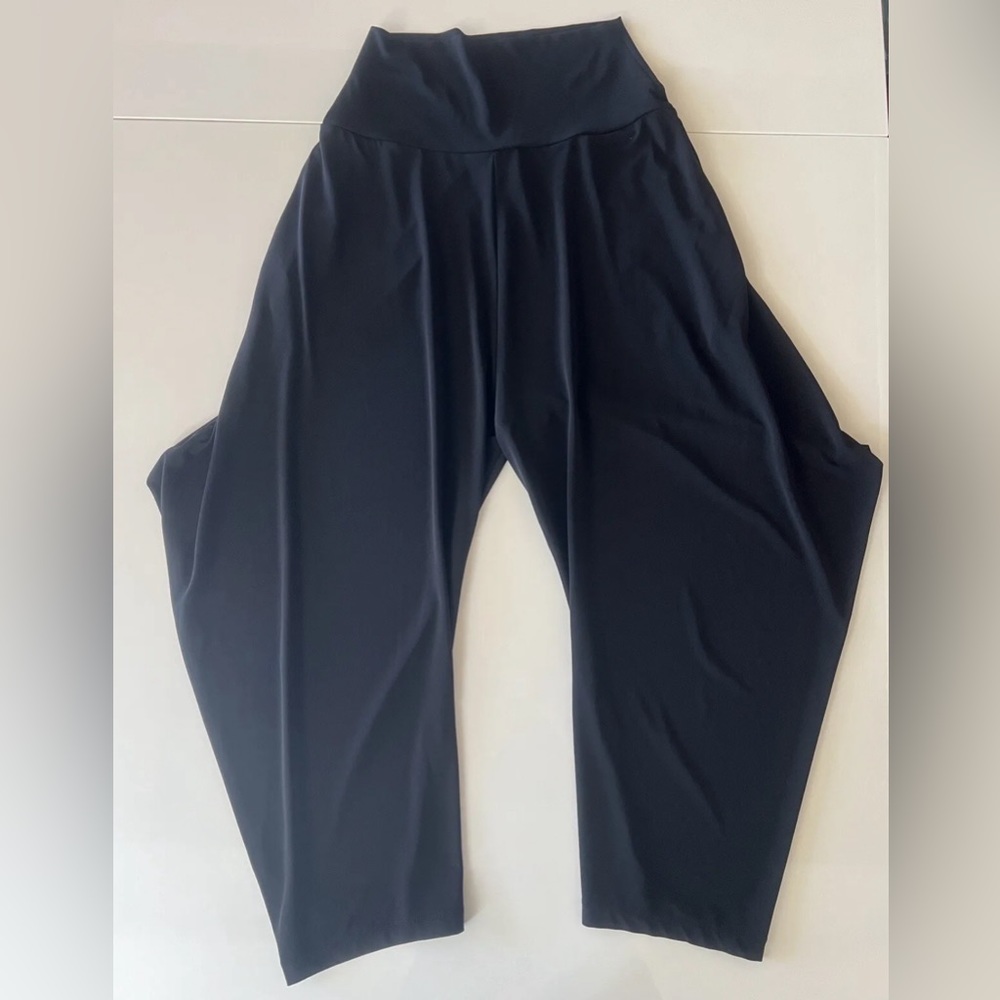 ISSEY MIYAKE Black Harem Tapered Leg Ankle Pants Size 2/ Small